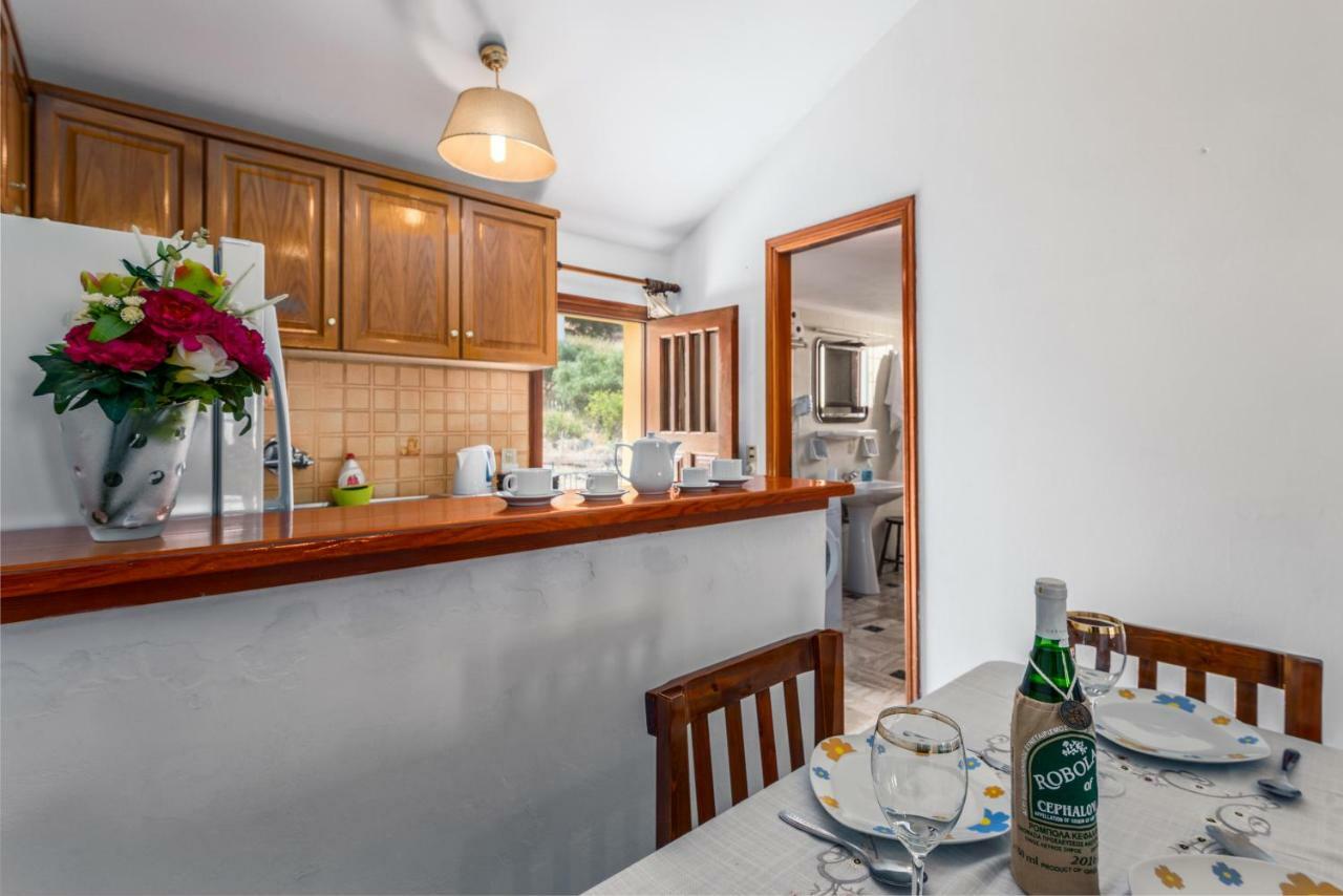 Areti Apartments Poros  Ngoại thất bức ảnh