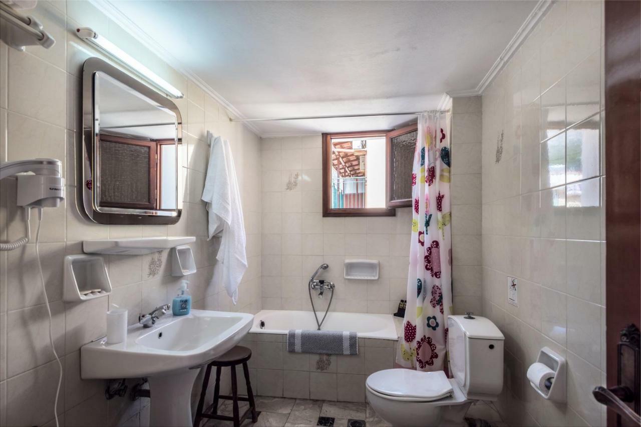 Areti Apartments Poros  Ngoại thất bức ảnh
