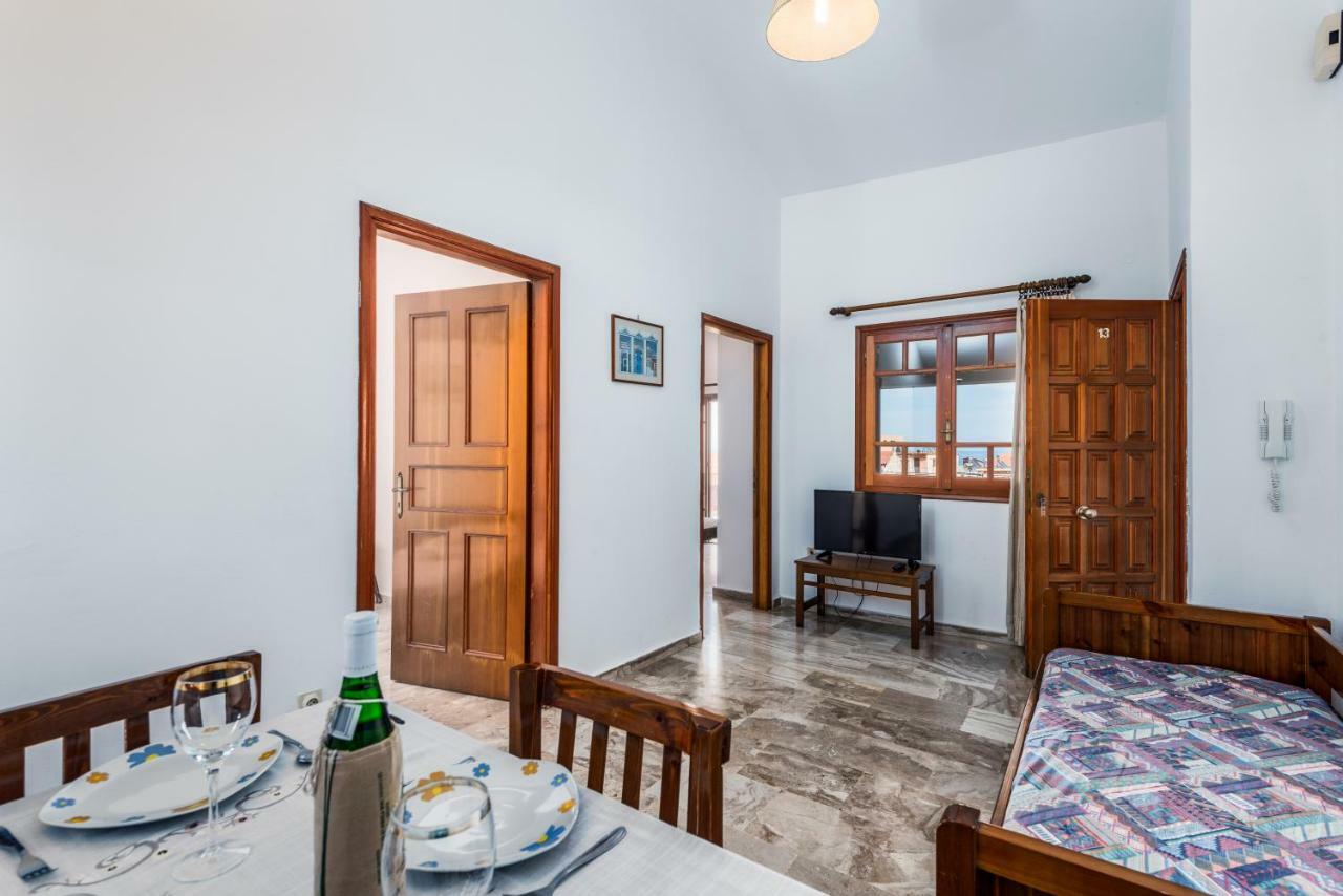 Areti Apartments Poros  Ngoại thất bức ảnh