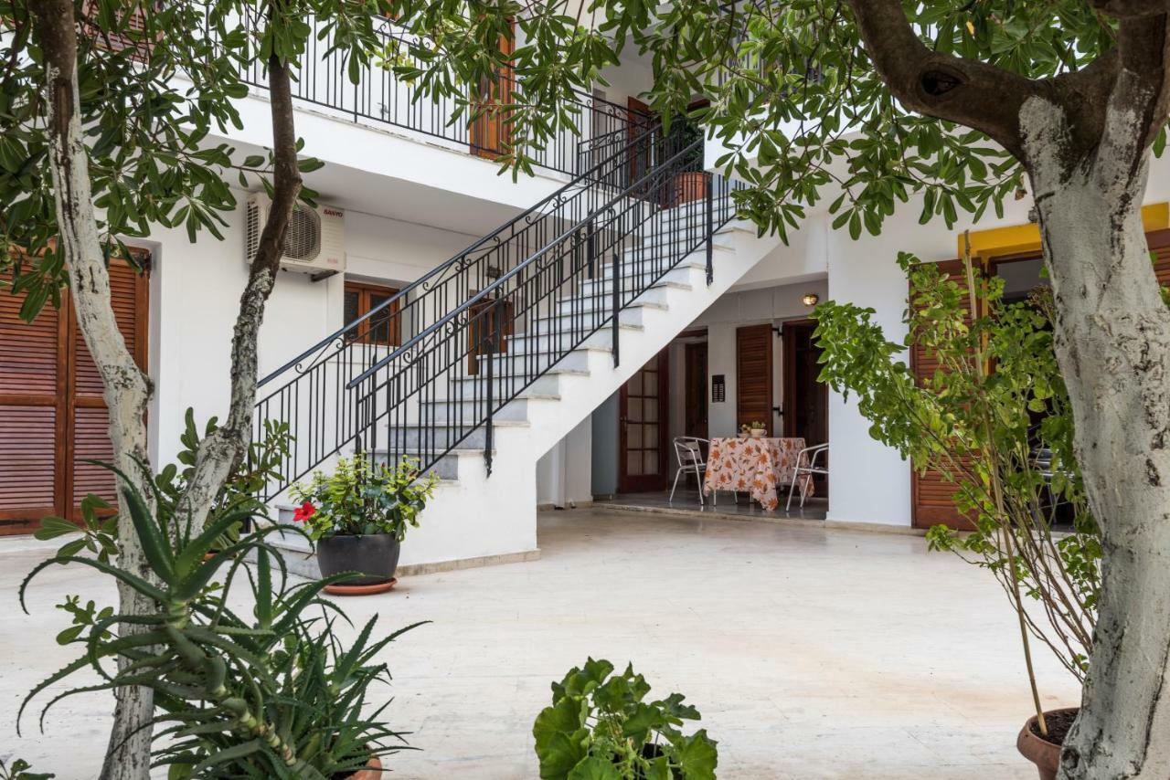 Areti Apartments Poros  Ngoại thất bức ảnh