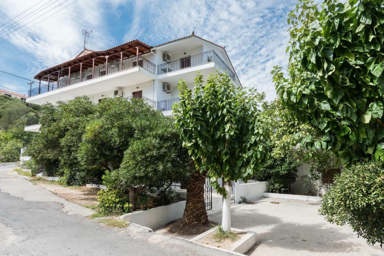 Areti Apartments Poros  Ngoại thất bức ảnh