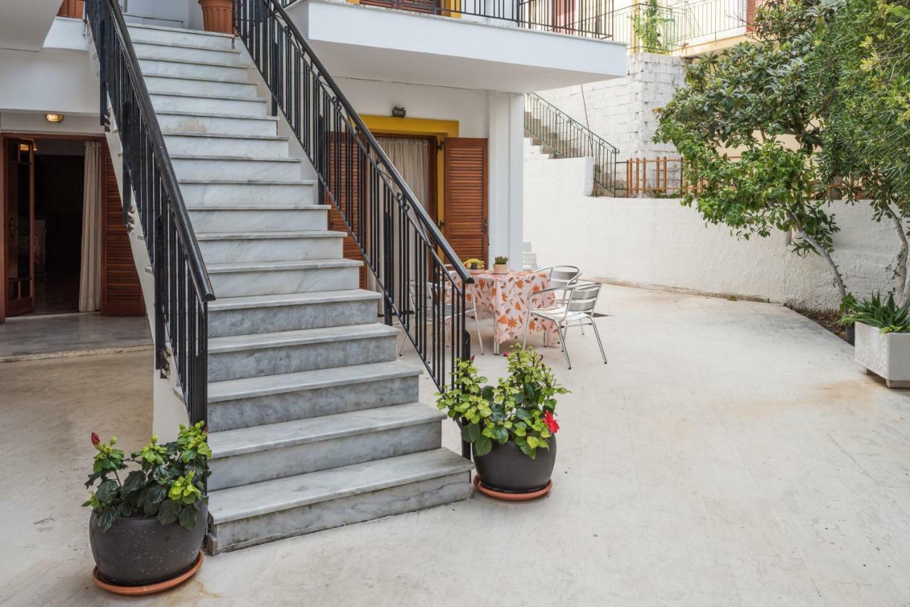 Areti Apartments Poros  Ngoại thất bức ảnh